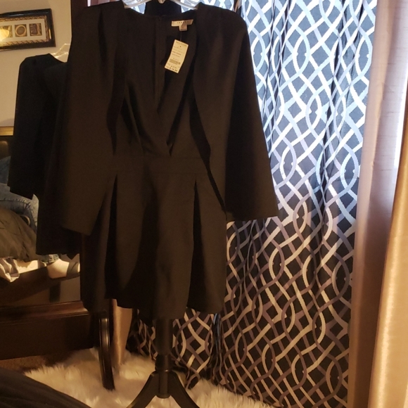 Black short romper - Picture 3 of 3